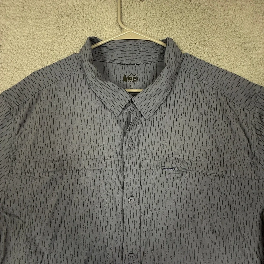 REI COOP Mens XL Gray Short Sleeve Button‎ Up Shirt Lightweight Pocket Hiking